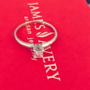 Beautiful 14 k white gold engagement ring real diamond